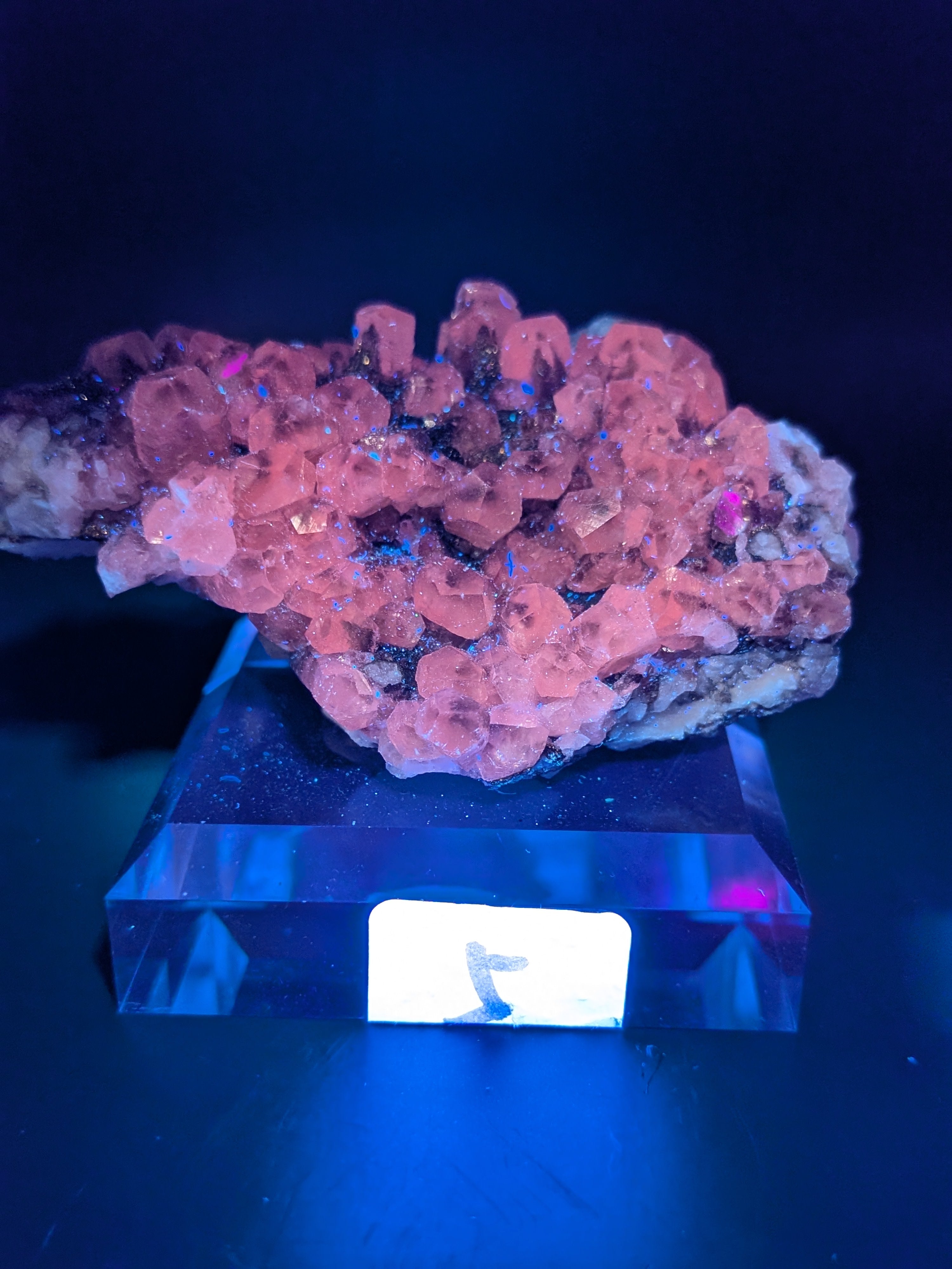 Clear Columnar Calcite with “Vader” Calcite