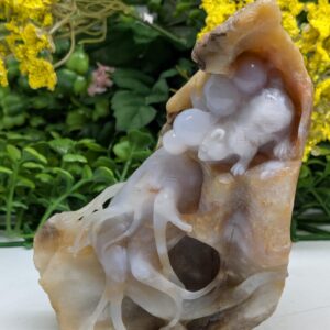 Agate Rodent Carving